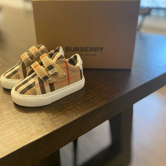Burberry Checkered Canvas shoes - Picture 3 of 6